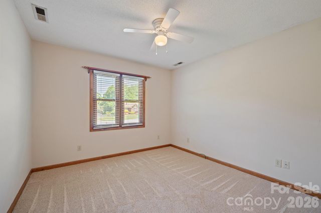 725 Sunridge Drive 18, Lincolnton, NC 28092
