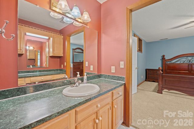 725 Sunridge Drive 18, Lincolnton, NC 28092