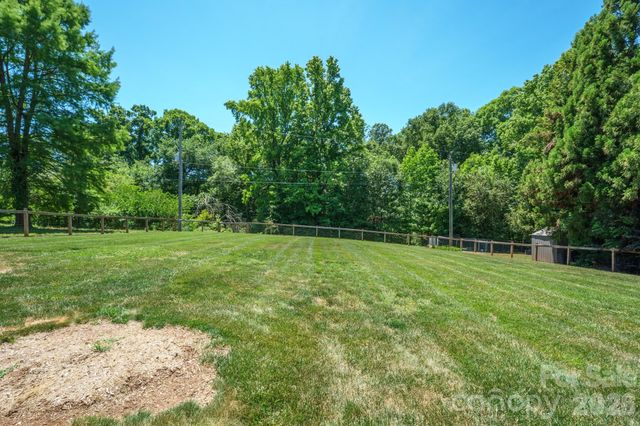 725 Sunridge Drive 18, Lincolnton, NC 28092