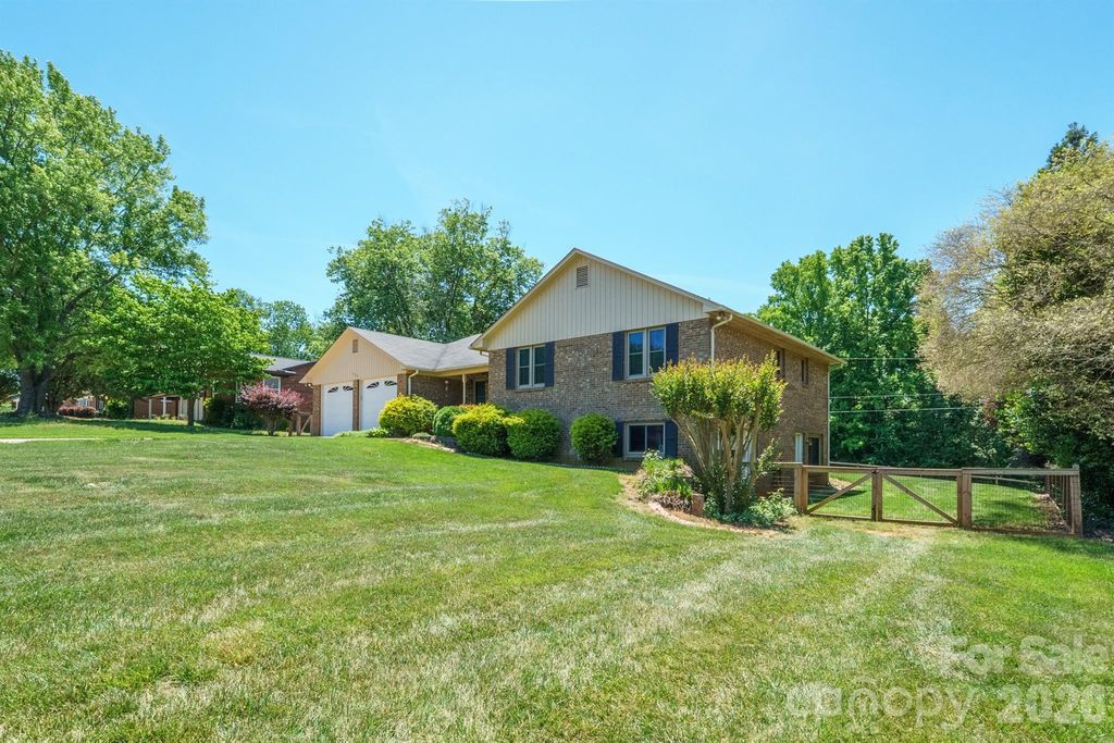 725 Sunridge Drive 18, Lincolnton, NC 28092