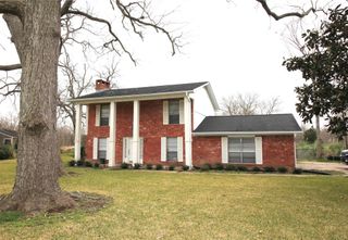 1310 S Caney Trail Drive, Wharton, TX 77488