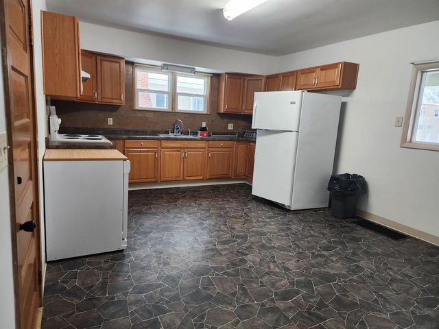 531 6TH AVENUE, Menominee, MI 49858