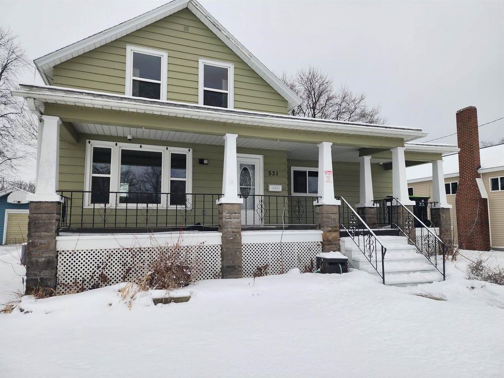 531 6TH AVENUE, Menominee, MI 49858