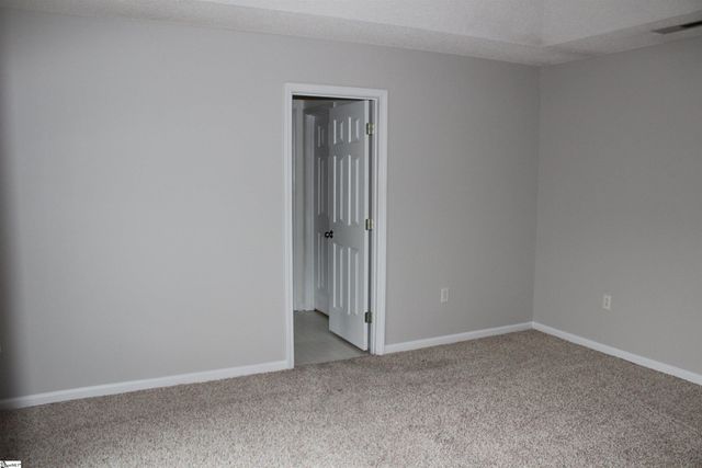 219 Woodruff Park Lane, Simpsonville, SC 29681