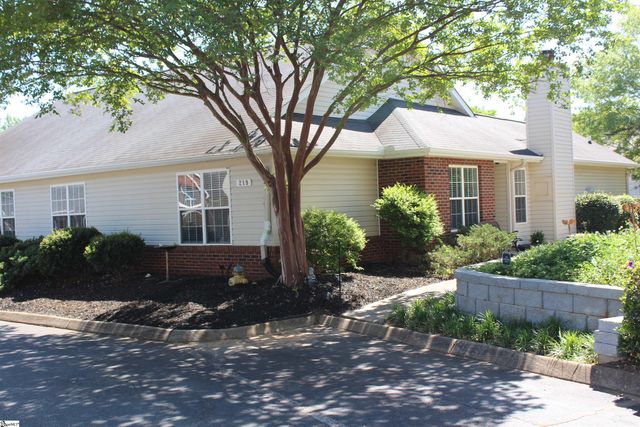 219 Woodruff Park Lane, Simpsonville, SC 29681