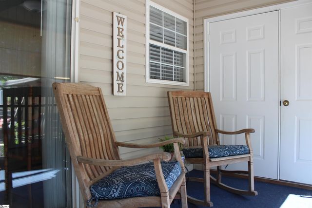 219 Woodruff Park Lane, Simpsonville, SC 29681