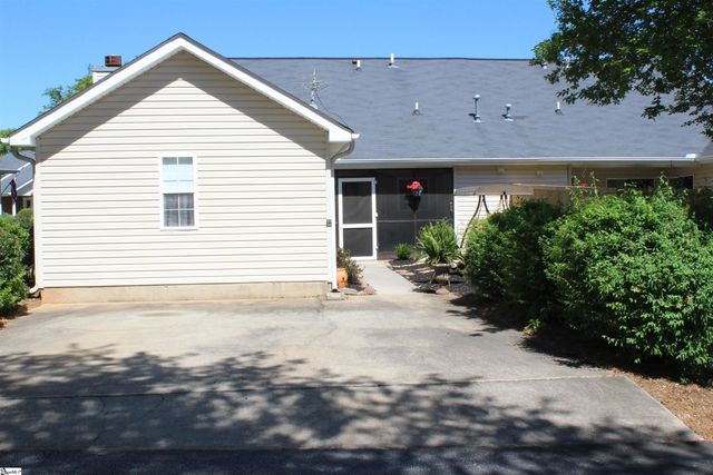 219 Woodruff Park Lane, Simpsonville, SC 29681