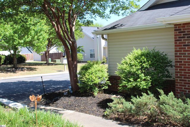 219 Woodruff Park Lane, Simpsonville, SC 29681