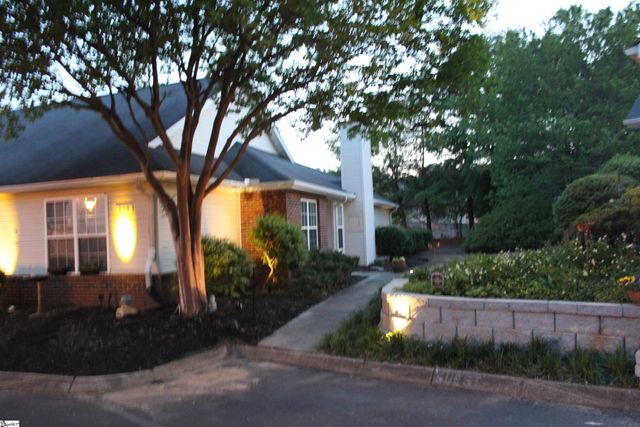219 Woodruff Park Lane, Simpsonville, SC 29681