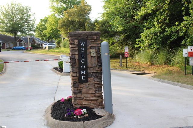 219 Woodruff Park Lane, Simpsonville, SC 29681