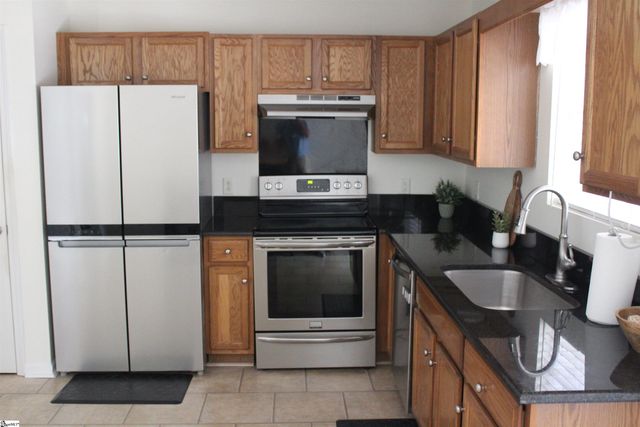 219 Woodruff Park Lane, Simpsonville, SC 29681