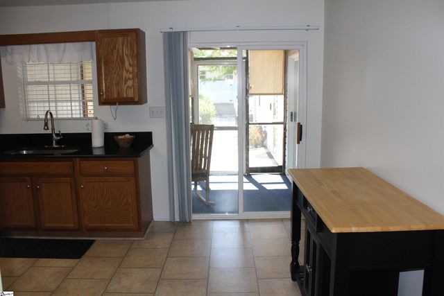 219 Woodruff Park Lane, Simpsonville, SC 29681