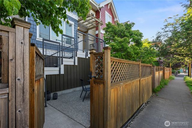 7316 Woodlawn Avenue NE, Seattle, WA 98115