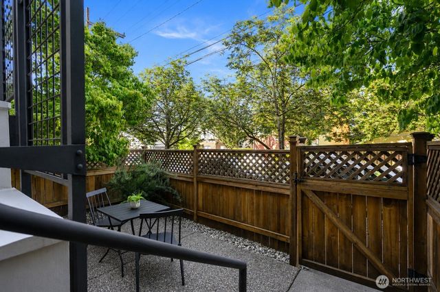 7316 Woodlawn Avenue NE, Seattle, WA 98115