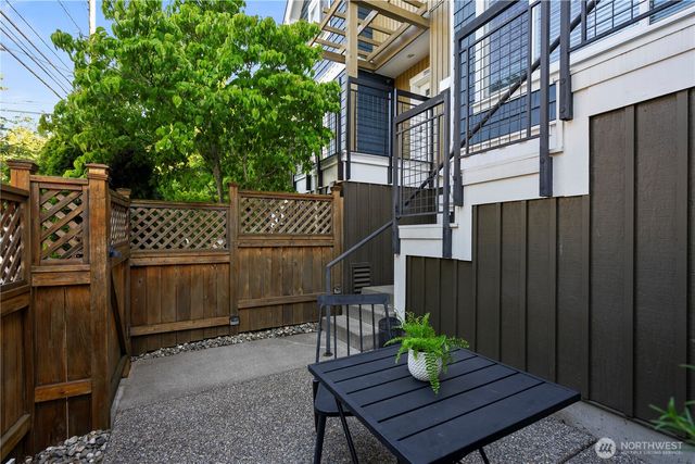 7316 Woodlawn Avenue NE, Seattle, WA 98115