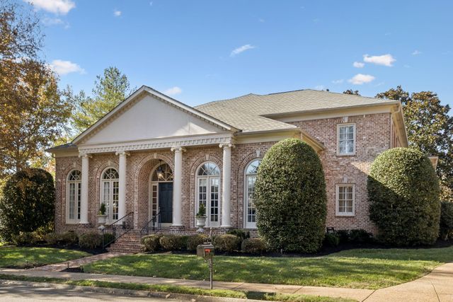 4 Middleton Park Ln, Nashville, TN 37215