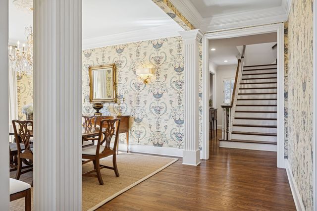 4 Middleton Park Ln, Nashville, TN 37215