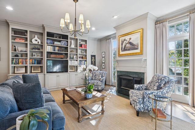 4 Middleton Park Ln, Nashville, TN 37215