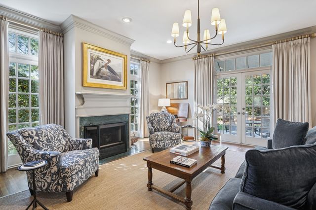 4 Middleton Park Ln, Nashville, TN 37215