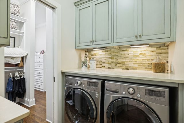 4 Middleton Park Ln, Nashville, TN 37215