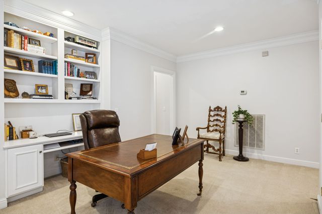 4 Middleton Park Ln, Nashville, TN 37215