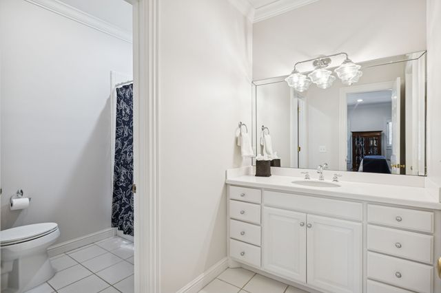 4 Middleton Park Ln, Nashville, TN 37215