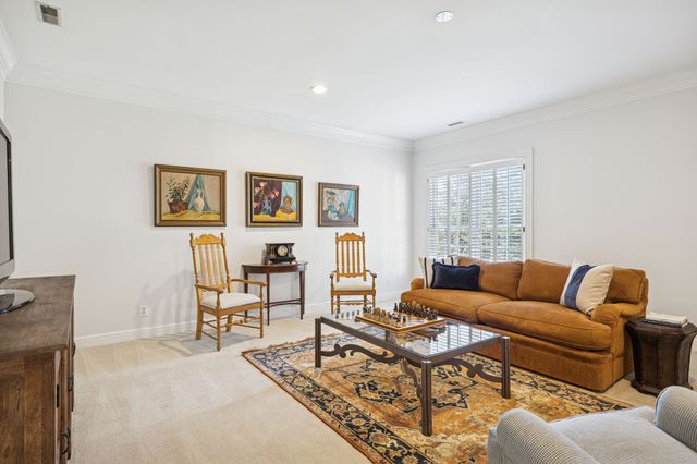 4 Middleton Park Ln, Nashville, TN 37215