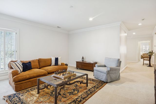 4 Middleton Park Ln, Nashville, TN 37215