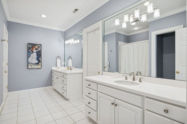 4 Middleton Park Ln, Nashville, TN 37215