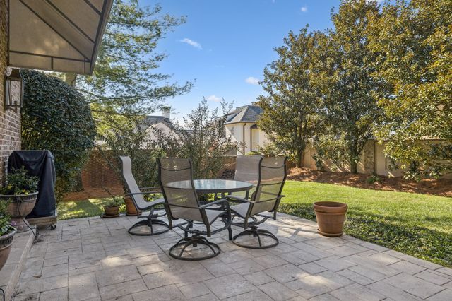 4 Middleton Park Ln, Nashville, TN 37215