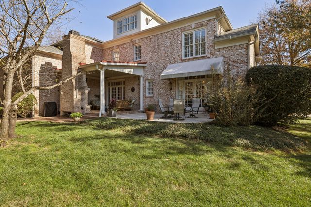 4 Middleton Park Ln, Nashville, TN 37215