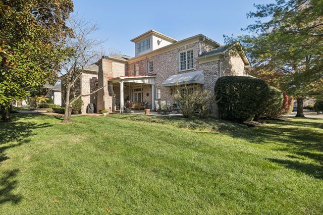 4 Middleton Park Ln, Nashville, TN 37215