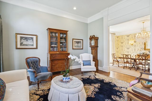 4 Middleton Park Ln, Nashville, TN 37215