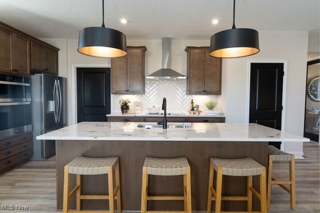 827 Colesbourne Circle, Uniontown, OH 44685