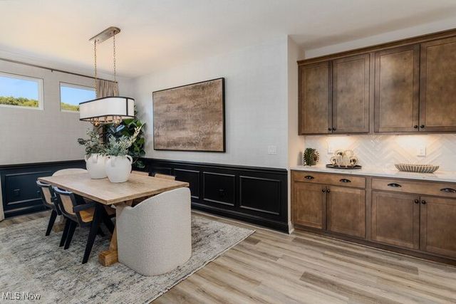 827 Colesbourne Circle, Uniontown, OH 44685