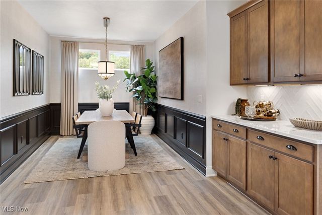 827 Colesbourne Circle, Uniontown, OH 44685