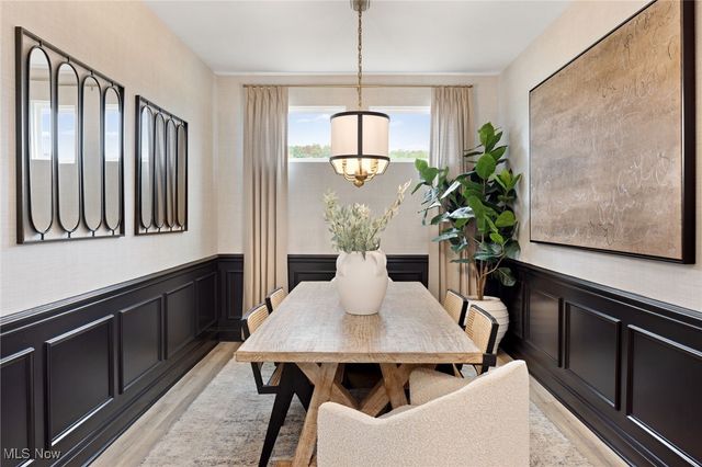 827 Colesbourne Circle, Uniontown, OH 44685