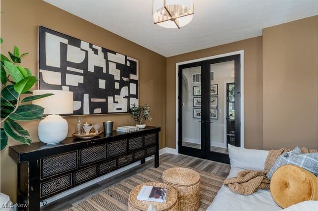 827 Colesbourne Circle, Uniontown, OH 44685