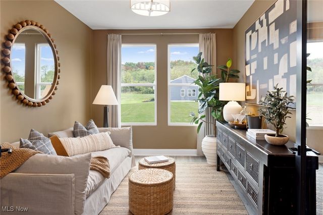 827 Colesbourne Circle, Uniontown, OH 44685