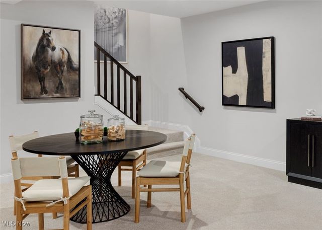 827 Colesbourne Circle, Uniontown, OH 44685