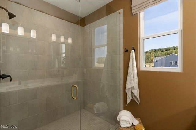 827 Colesbourne Circle, Uniontown, OH 44685