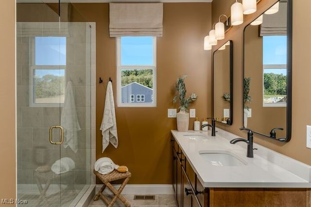 827 Colesbourne Circle, Uniontown, OH 44685