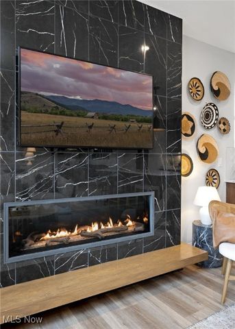 827 Colesbourne Circle, Uniontown, OH 44685