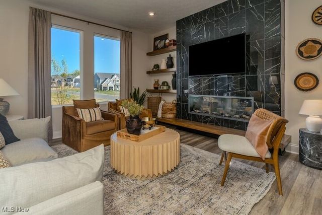 827 Colesbourne Circle, Uniontown, OH 44685