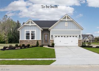 827 Colesbourne Circle, Uniontown, OH 44685