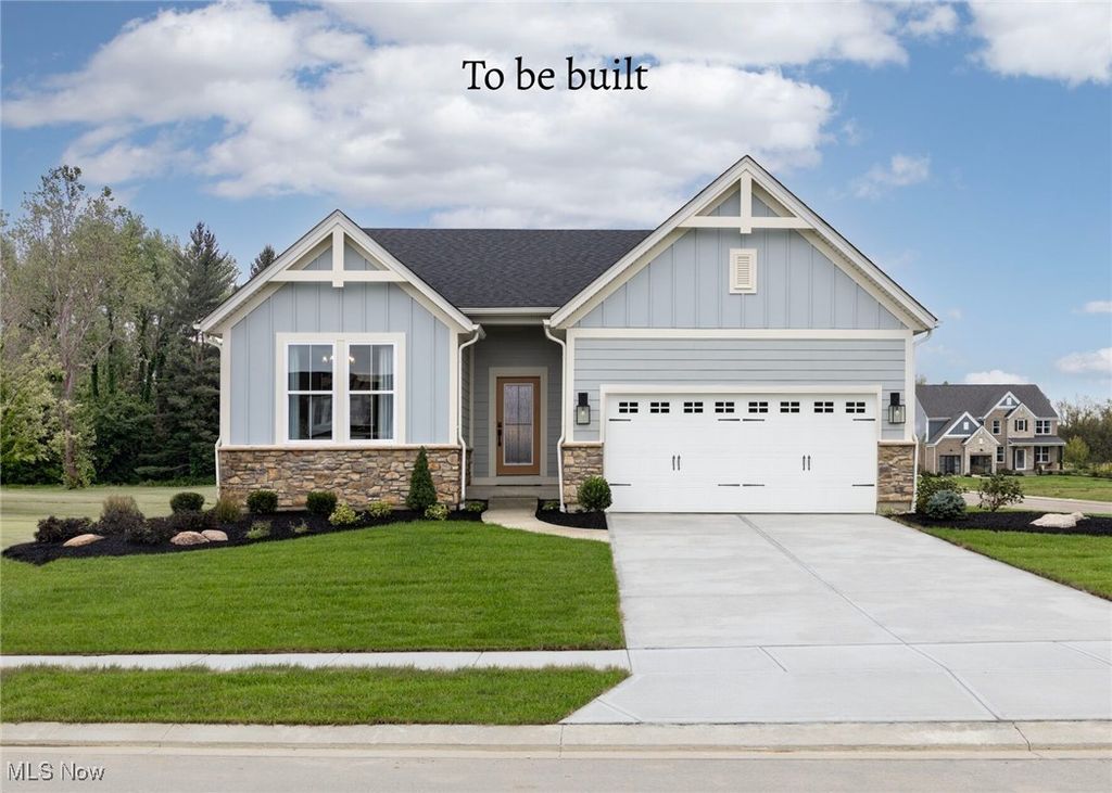 827 Colesbourne Circle, Uniontown, OH 44685