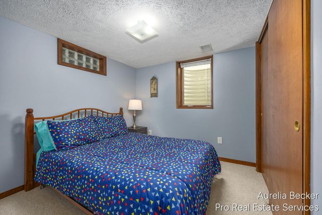 3414 Perry Avenue SW, Wyoming, MI 49519