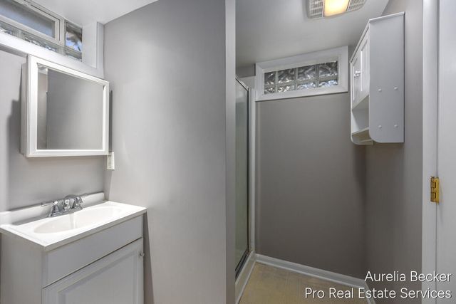 3414 Perry Avenue SW, Wyoming, MI 49519