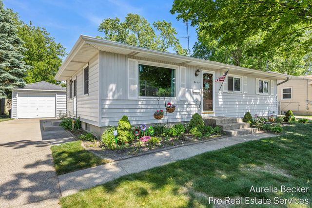 3414 Perry Avenue SW, Wyoming, MI 49519
