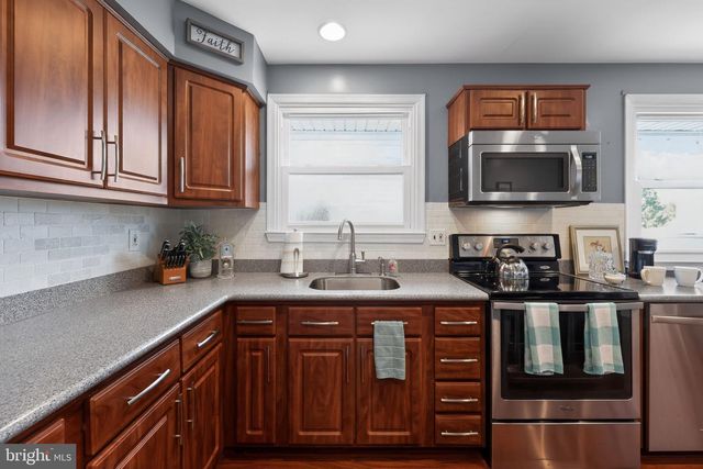 940 CARTER AVE, Bellmawr, NJ 08031